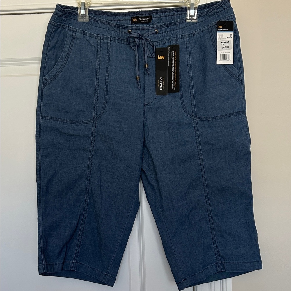 Lee Women's Denim-Style Pull-On skimmer Shorts in Dark Chambray